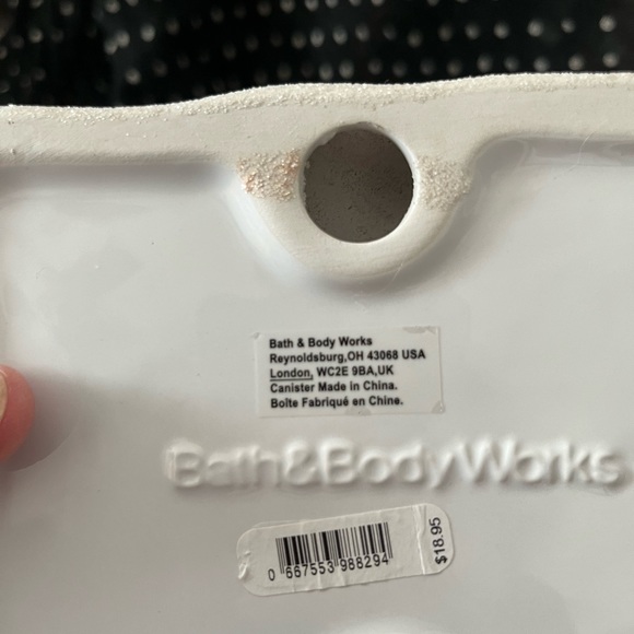 The cutest soap holder ever from Bath & body Work. Christmas limited edition. - Picture 6 of 6